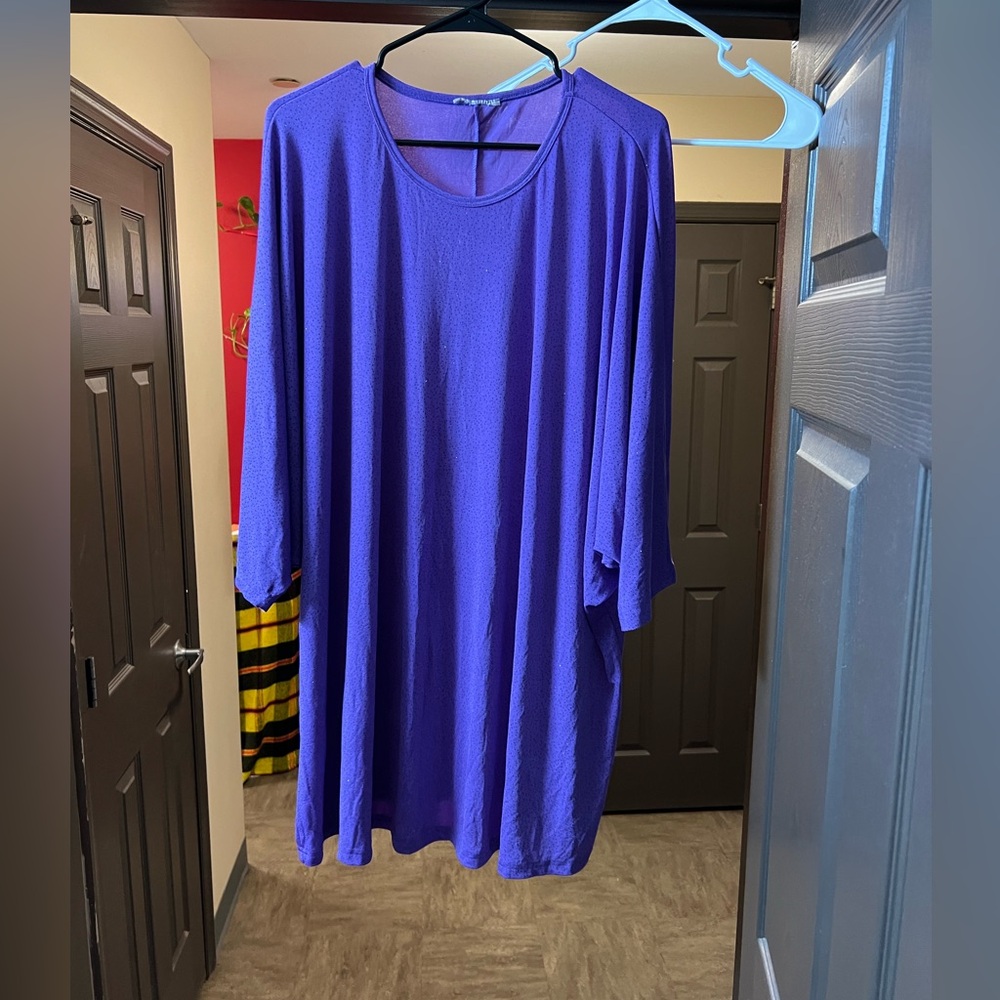 31”wide and 30”1/2 Long Women Short Sleeve I’m Assuming Shirt Stretchy Material